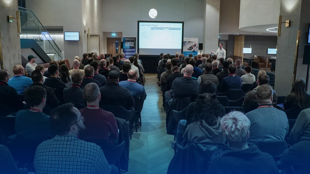 event-crowd-viewing-screen-straight-on-overlay